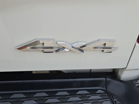 Used 2024 RAM 2500 Laramie w/ Off Road Package AWD/4WD image 18