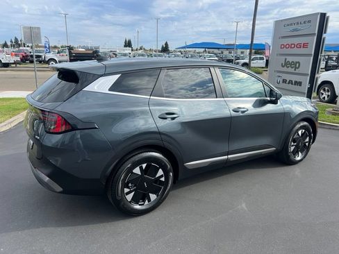 Used 2026 Kia Sportage LX FWD image 18