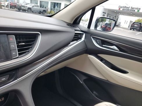 Used 2022 Buick Enclave Essence FWD image 24