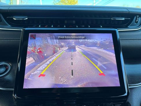 Used 2023 Jeep Grand Cherokee Overland w/ Luxury Tech Group IV image 24