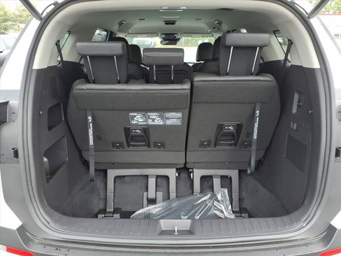 New 2026 Kia Carnival EX FWD image 10