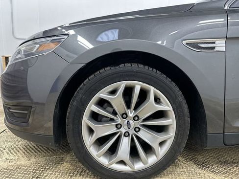 Used 2019 Ford Taurus Limited image 19
