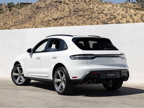 New 2026 Porsche Macan AWD/4WD image 3