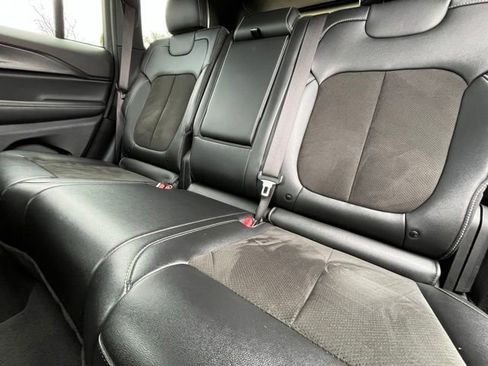 Used 2023 Jeep Grand Cherokee Altitude AWD/4WD image 25