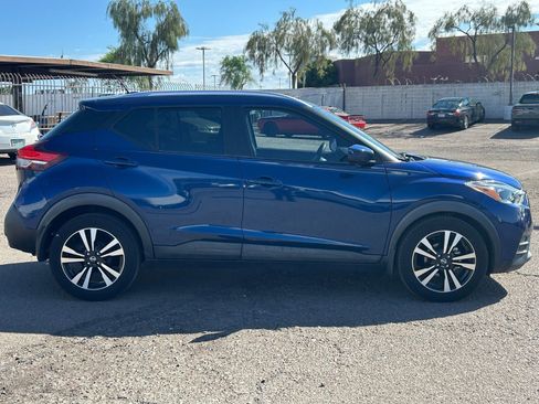 Used 2018 Nissan Kicks SV image 4