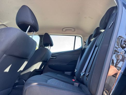 Used 2024 Nissan Leaf S image 17