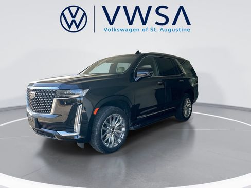 Used 2024 Cadillac Escalade Premium Luxury image 3