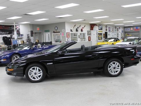 Used 1995 Chevrolet Camaro Z28 image 33