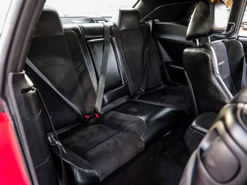 Used 2015 Dodge Challenger SRT w/ Technology Group image 38