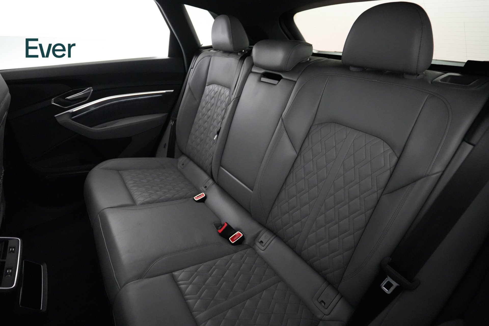 Used 2024 Audi SQ8 e-tron Premium Plus w/ Black Optic Package AWD/4WD image 24