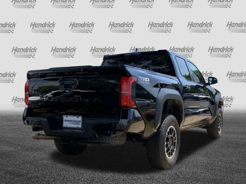 Used 2024 Toyota Tacoma TRD Off-Road AWD/4WD image 10