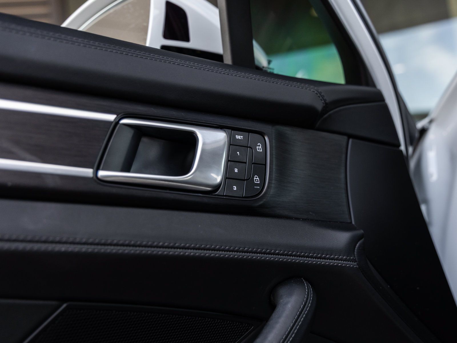 Certified 2023 Porsche Panamera 4 Platinum Edition AWD/4WD image 24
