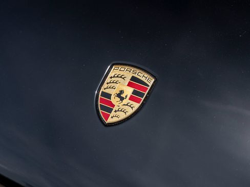 New 2026 Porsche Macan AWD/4WD image 17