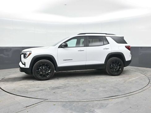 Used 2026 GMC Terrain Elevation w/ Black Edition AWD/4WD image 3
