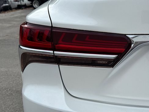 Used 2018 Lexus LS 500 w/ Luxury Package RWD image 10
