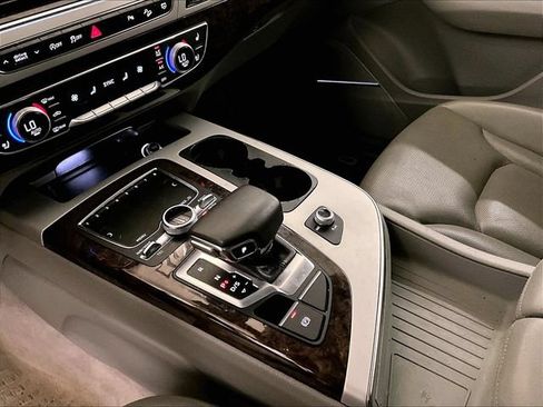 Used 2019 Audi Q7 2.0T Premium Plus w/ Premium Plus Package AWD/4WD image 17