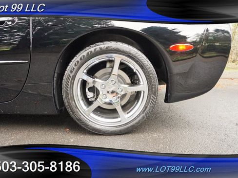 Used 2004 Chevrolet Corvette Coupe w/ Preferred Equipment Group image 33