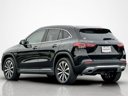 Used 2023 Mercedes-Benz GLA 250 4MATIC w/ Premium Package image 3
