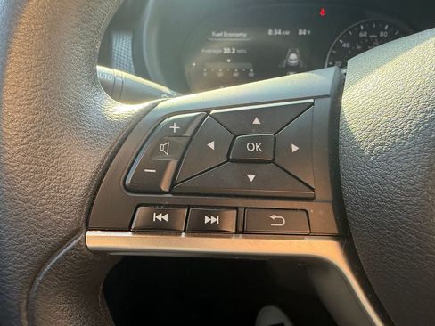 Used 2023 Nissan Kicks SV FWD image 13