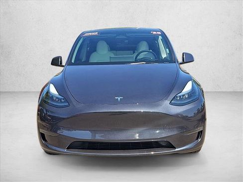 Used 2025 Tesla Model Y Long Range AWD/4WD image 2