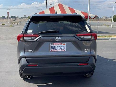 Certified 2020 Toyota RAV4 LE AWD/4WD image 4
