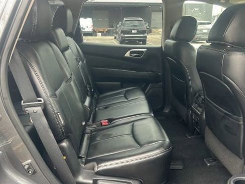 Used 2018 Nissan Pathfinder SL w/ SL Premium Package image 14