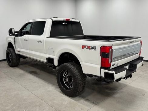 Used 2024 Ford F250 Platinum image 9