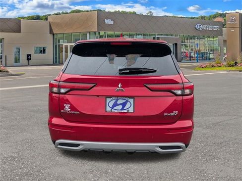 Used 2023 Mitsubishi Outlander SE image 4