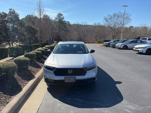 Used 2023 Honda Accord Sport image 9