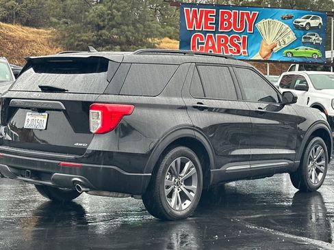 Used 2023 Ford Explorer XLT w/ Equipment Group 202A image 4