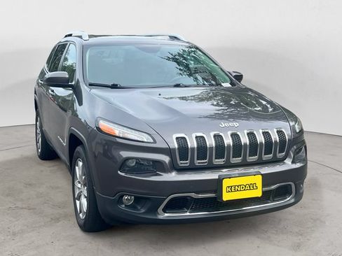 Used 2018 Jeep Cherokee Limited AWD/4WD image 3