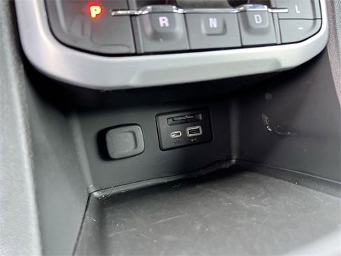 Used 2023 GMC Acadia SLT image 35