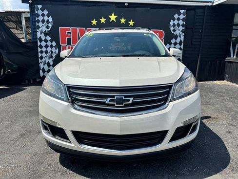 Used 2014 Chevrolet Traverse LT FWD image 2