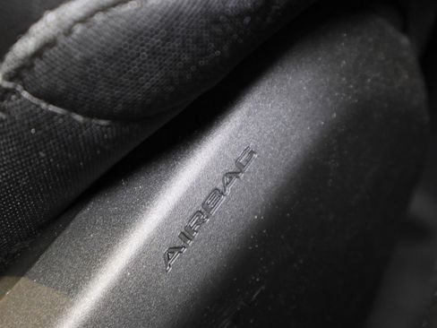 Used 2025 Jeep Grand Cherokee Limited w/ Luxury Tech Group II image 52