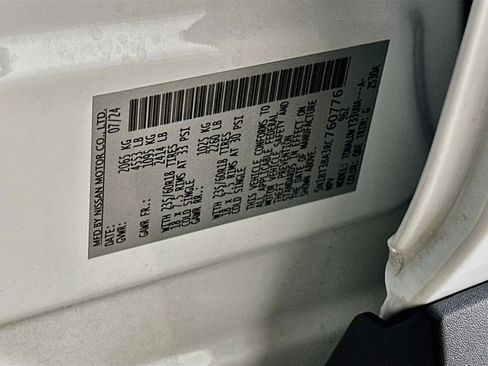 Used 2024 Nissan Rogue SV FWD image 12