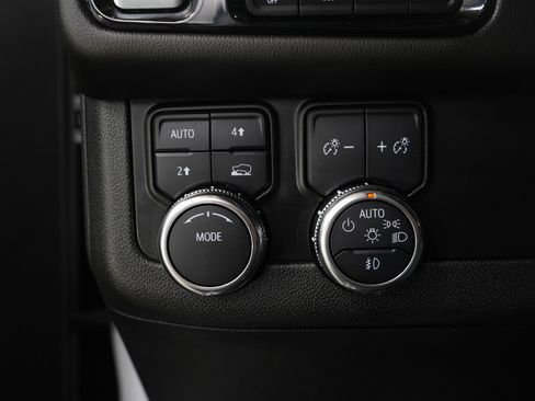 Used 2025 GMC Yukon XL Elevation w/ LPO, Get Active Package image 25