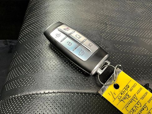 Used 2022 Genesis GV80 3.5T w/ Advanced Package 06 image 11