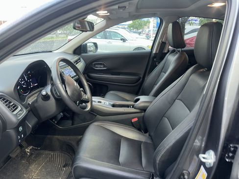 Used 2021 Honda HR-V EX-L image 4
