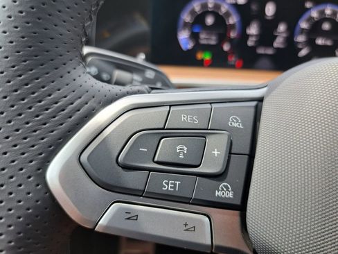 New 2026 Volkswagen Tiguan SEL R-Line AWD/4WD image 14