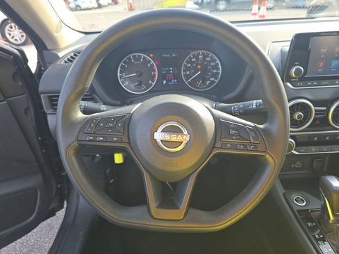 Used 2024 Nissan Sentra S image 11