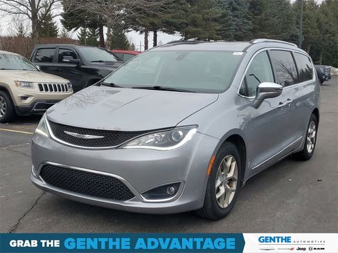 Used 2019 Chrysler Pacifica Limited image 2