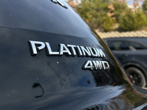 Used 2023 Nissan Pathfinder Platinum image 21