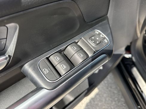 Used 2025 Mercedes-Benz GLA 250 image 15