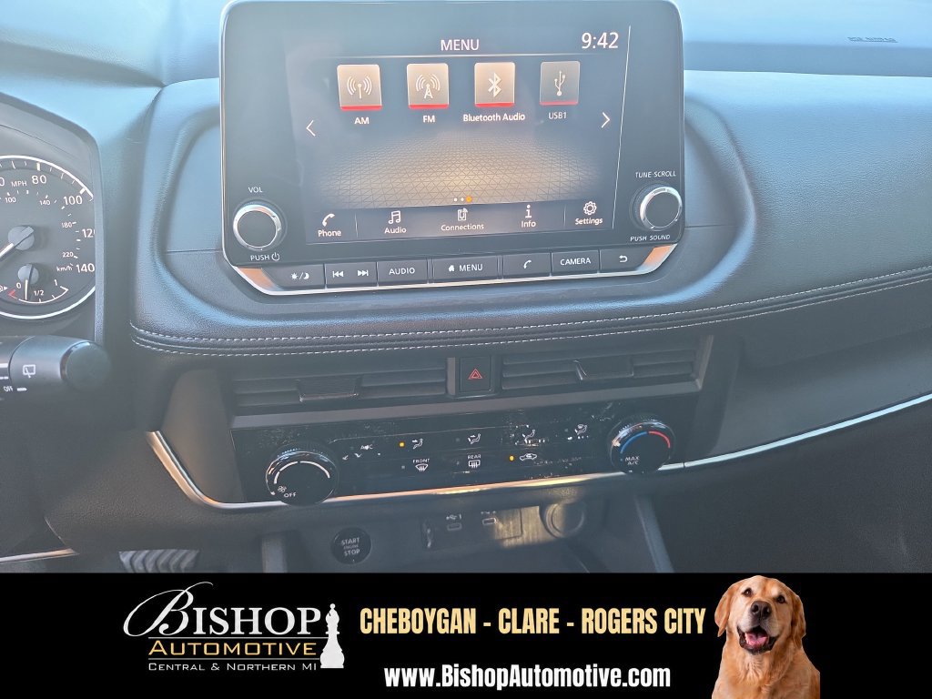 Used 2024 Nissan Rogue S AWD/4WD image 18