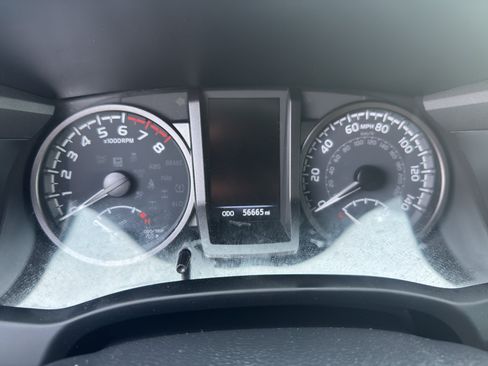 Used 2023 Toyota Tacoma TRD Sport AWD/4WD image 18