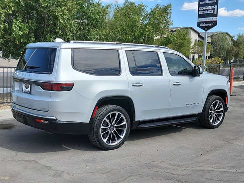 Used 2022 Jeep Wagoneer Series II w/ Premium Group I AWD/4WD image 8