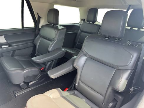 Used 2025 Ford Expedition Active RWD image 13