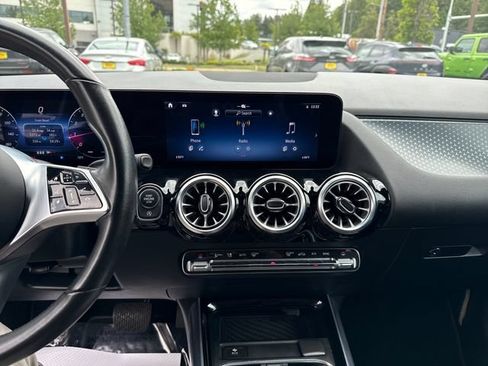 Used 2025 Mercedes-Benz GLA 250 4MATIC image 21