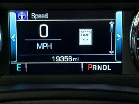 Used 2020 GMC Yukon XL SLT w/ Open Road Package RWD image 18