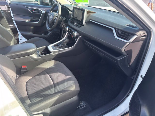 Used 2025 Toyota RAV4 LE AWD/4WD image 27